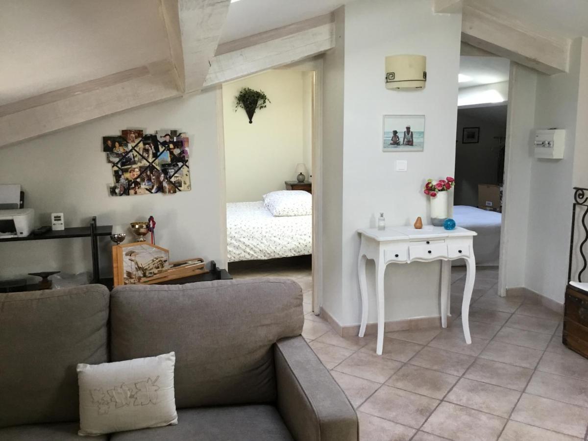 Bed and Breakfast Les Lauriers Camps-la-Source Exterior foto